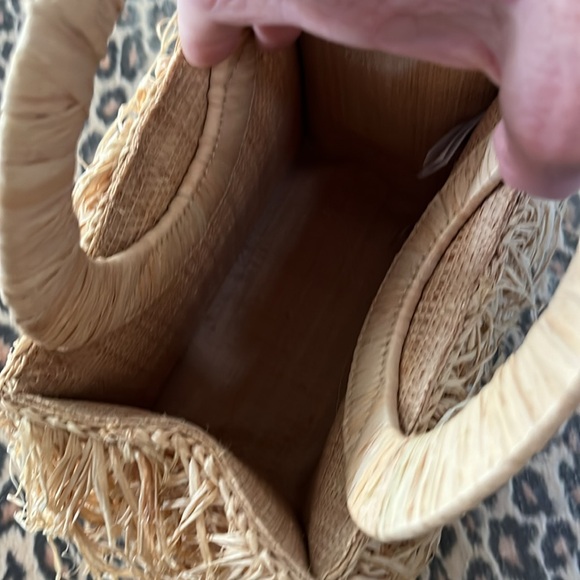 Adorable straw handbag! - Picture 2 of 4